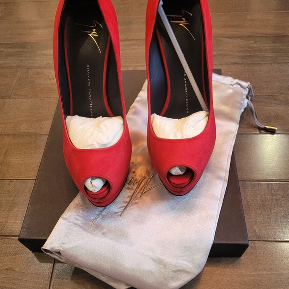 CELEB FAVE🔥GIUSEPPE ZANOTTI Red Sharon Suede Pump - Picture 6 of 11
